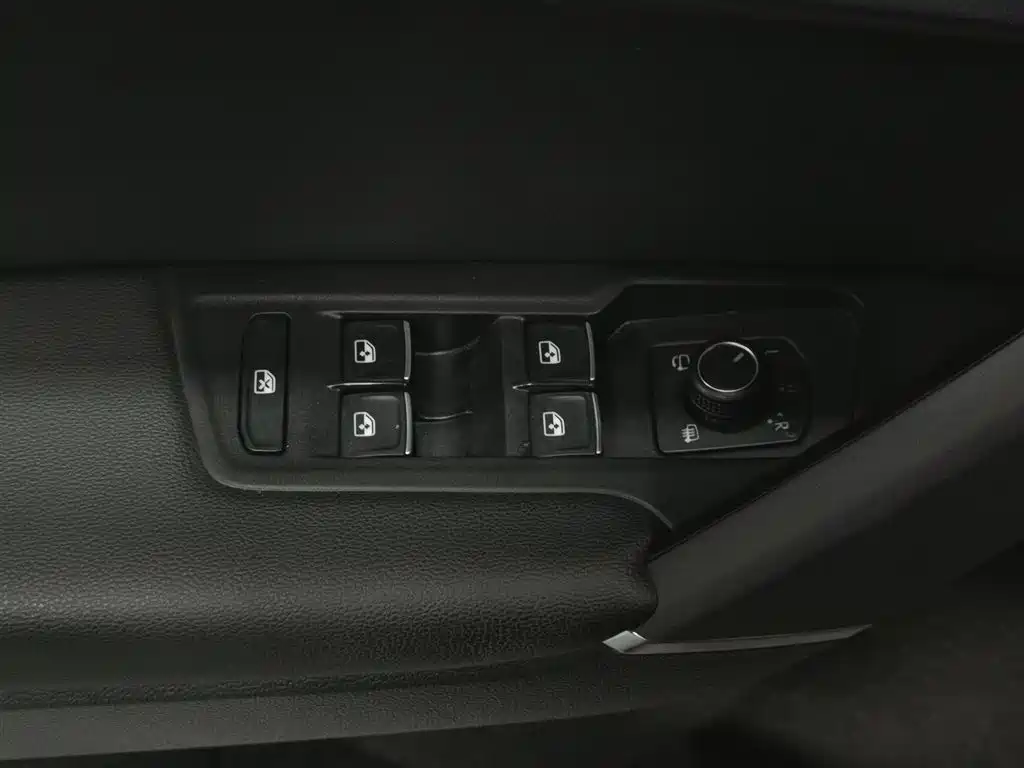 Volkswagen Tayron GTE Plug-in Hybrid 2020 Model 1.4T Luxury фото 9