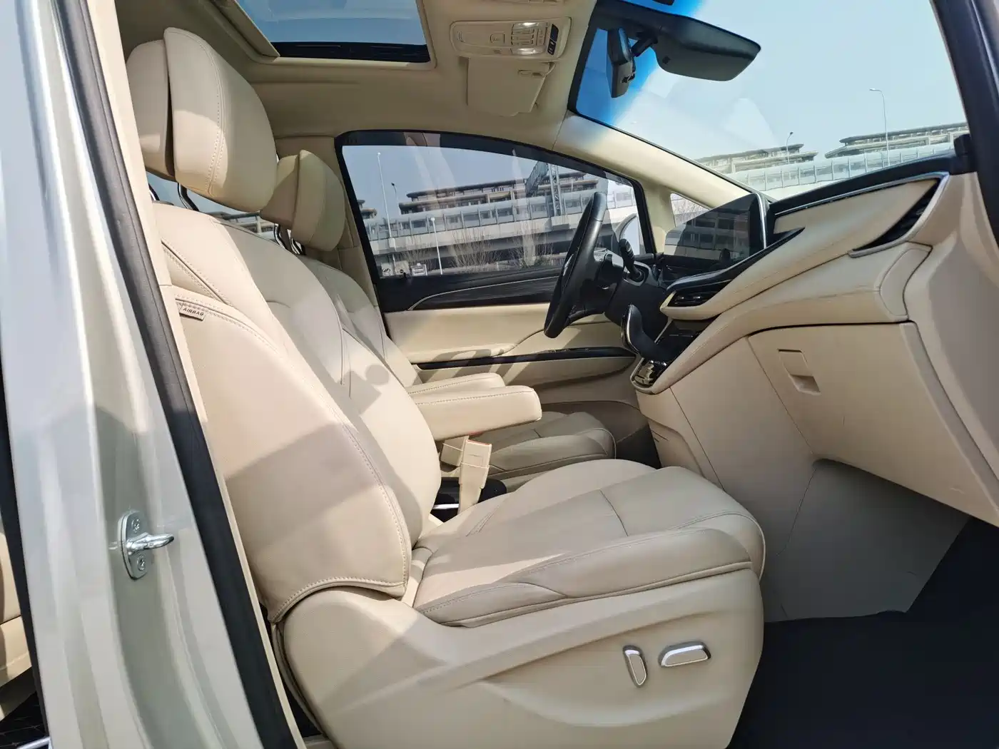 Buick GL8 2023 ES Landmaster Exclusive фото 11