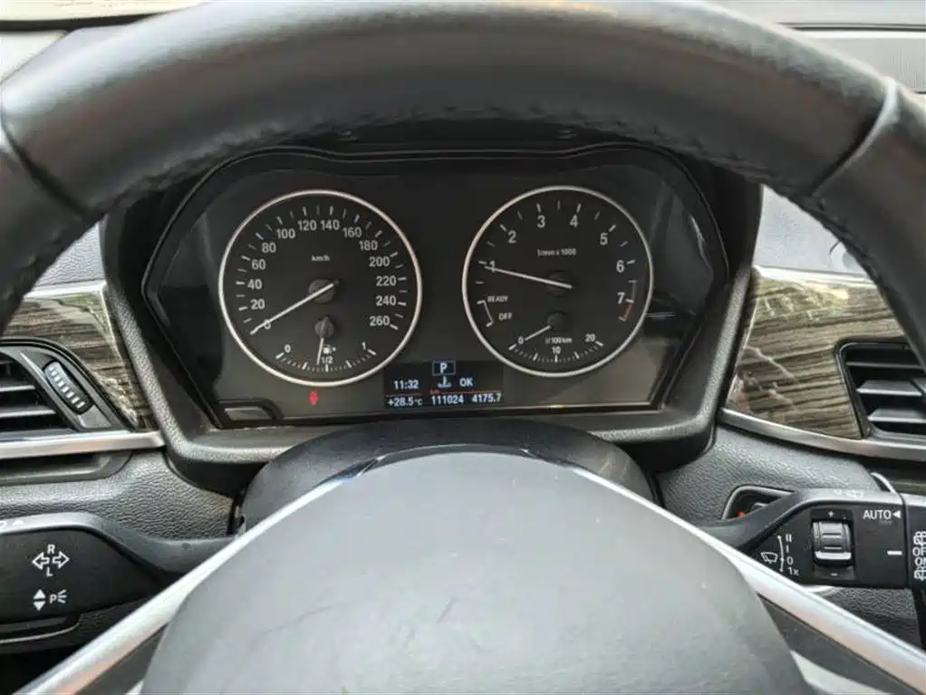 BMW X1 2016 sDrive18Li Luxury Model фото 9