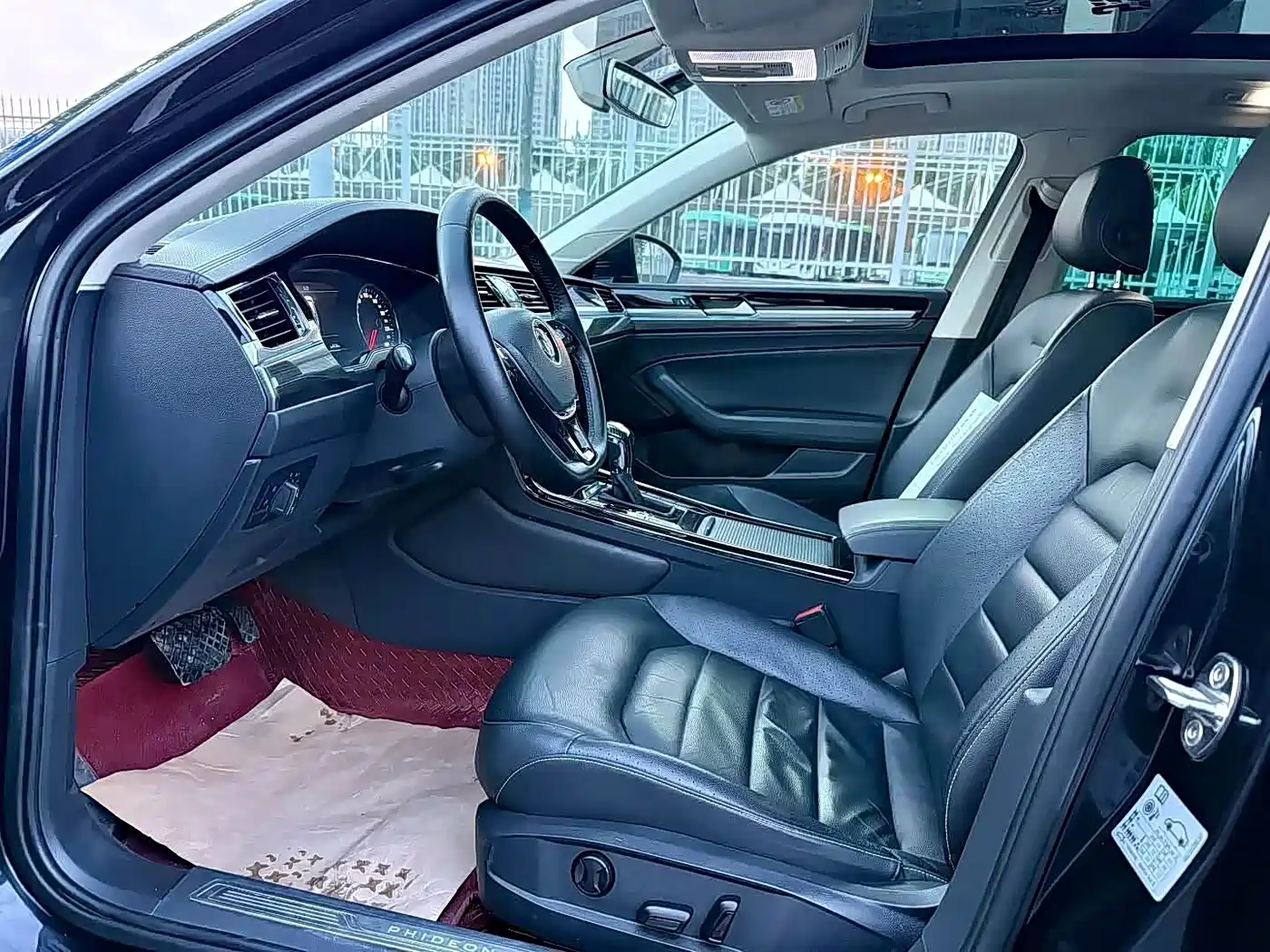 Volkswagen Phideon 2018 Facelift 380TSI FWD Business фото 4