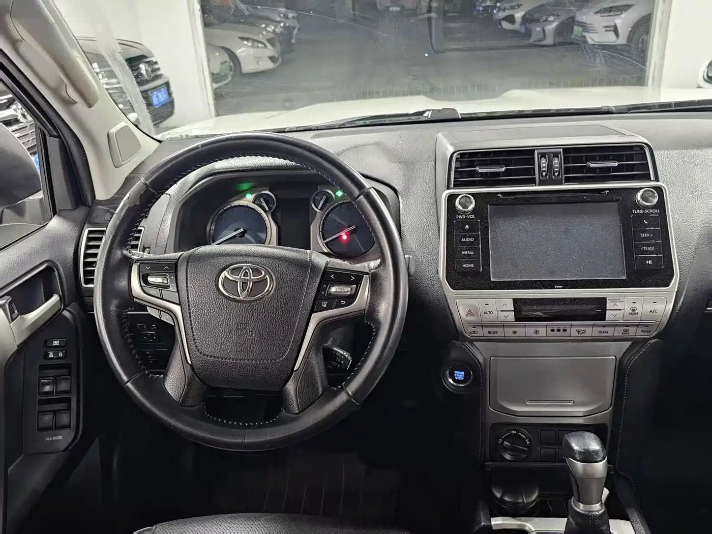 Toyota Prado 2018 2018 3.5L Automatic TX-L Rear-mounted Spare Tire