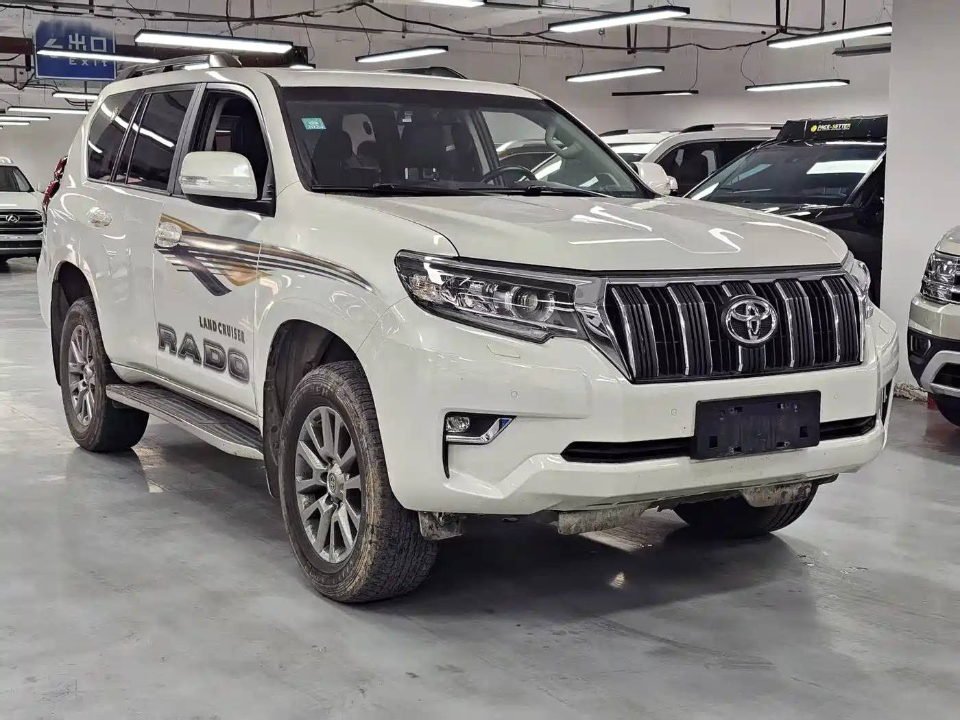 Toyota Prado 2018 2018 3.5L Automatic TX-L Rear-mounted Spare Tire