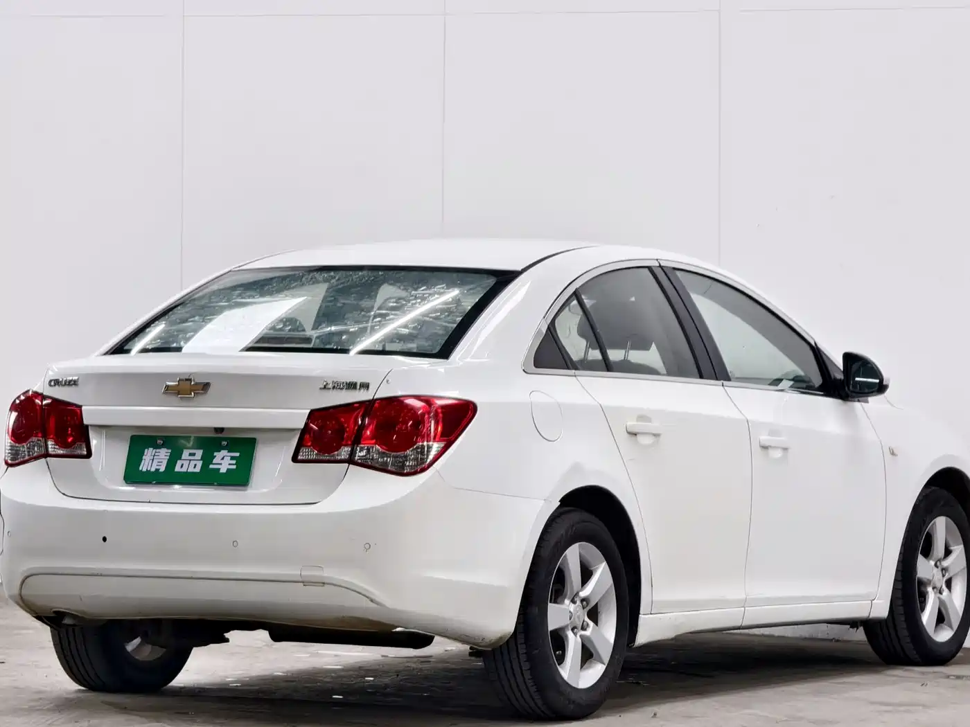 Фото 4 - Chevrolet Cruze