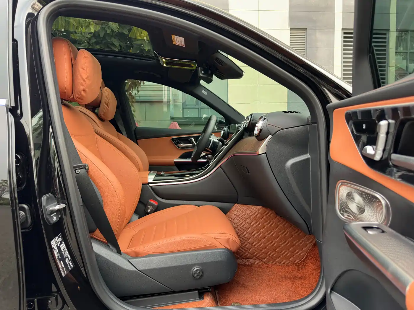 Mercedes-Benz GLC 2026 GLC 300 L 4MATIC Sport 5-Seater фото 11