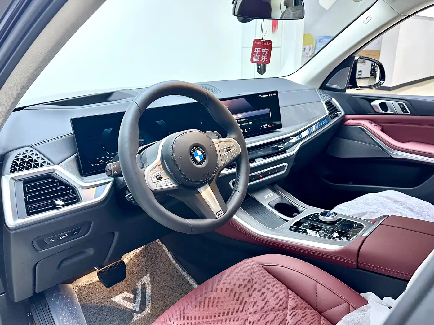 BMW X5 2026 xDrive 30Li Luxury M Sport Night Edition Package фото 9