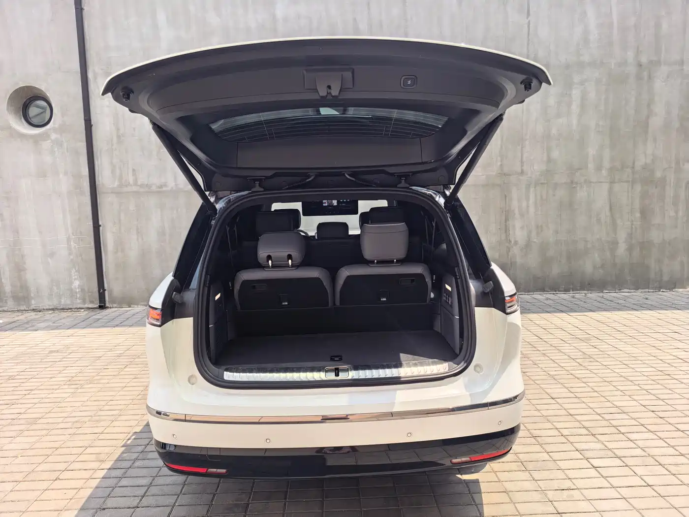 NIO ES8 2025 Base Model 7-Seater фото 56