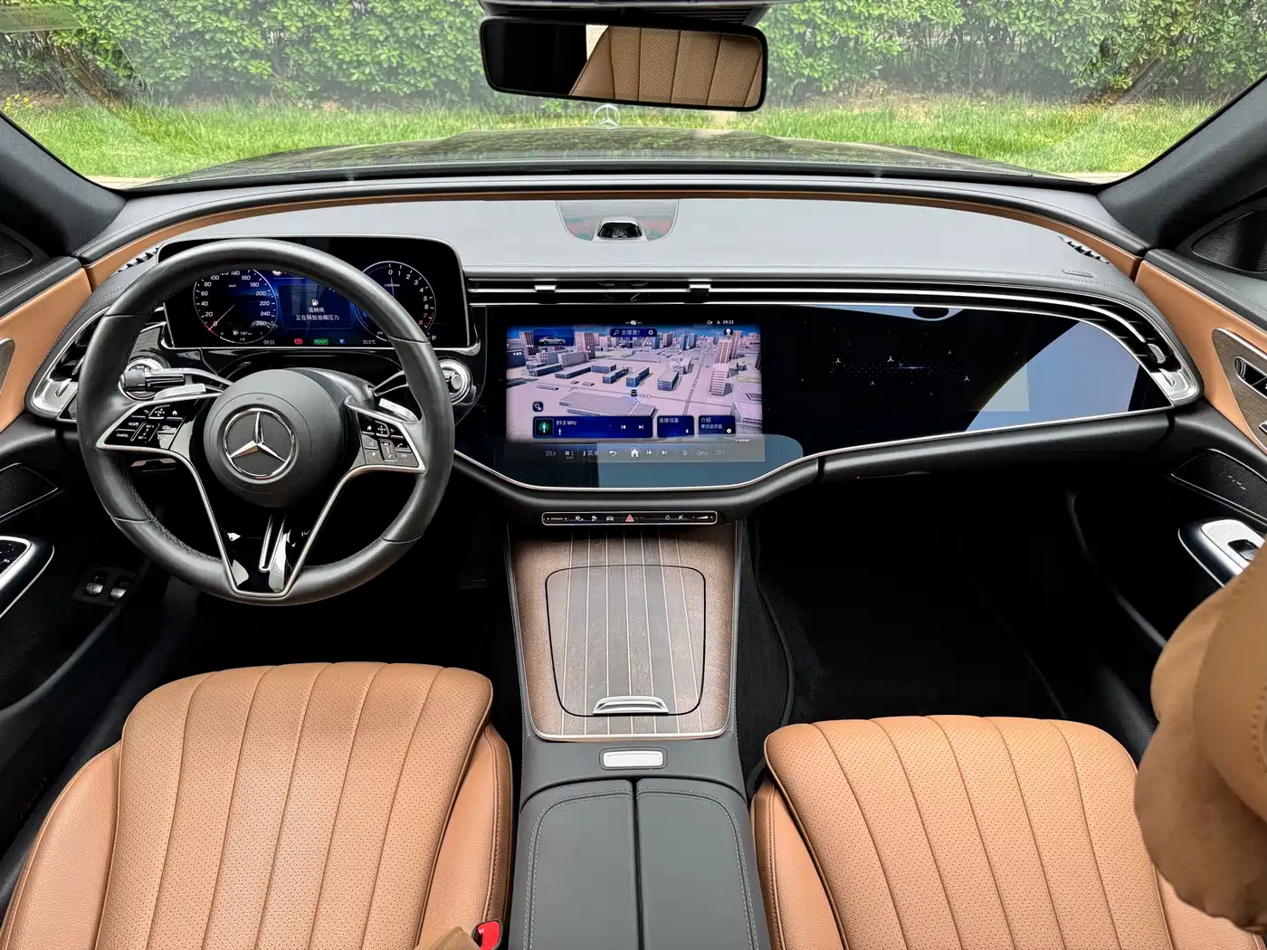 Mercedes-Benz E-Class New Energy 2024 E 350 e L Plug-in Hybrid Sedan фото 15