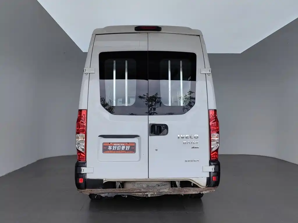 Iveco Daily 2021 2021 2.0T Manual Chaorui Long Wheelbase Short Overhang High Roof Sliding Door F1A
