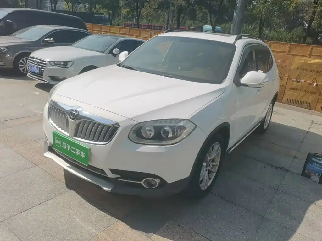 Zhonghua V5 2015 2012 1.5T Manual 2WD Sport