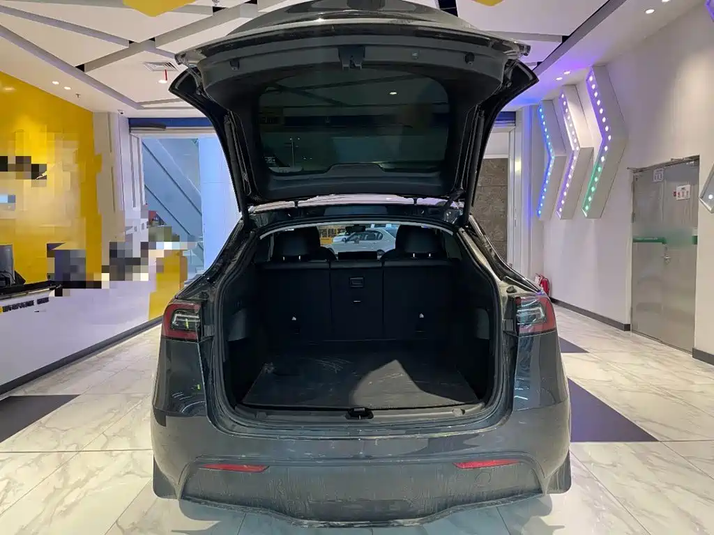Фото 19 - Tesla Model Y