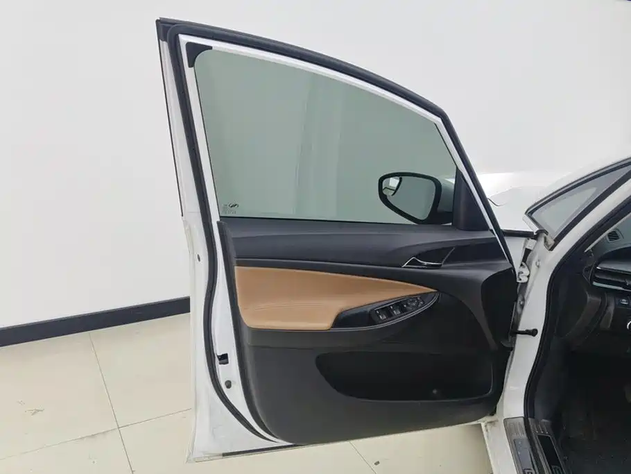 Buick GL6 2023 2021 323T Mild Hybrid Connected Luxury