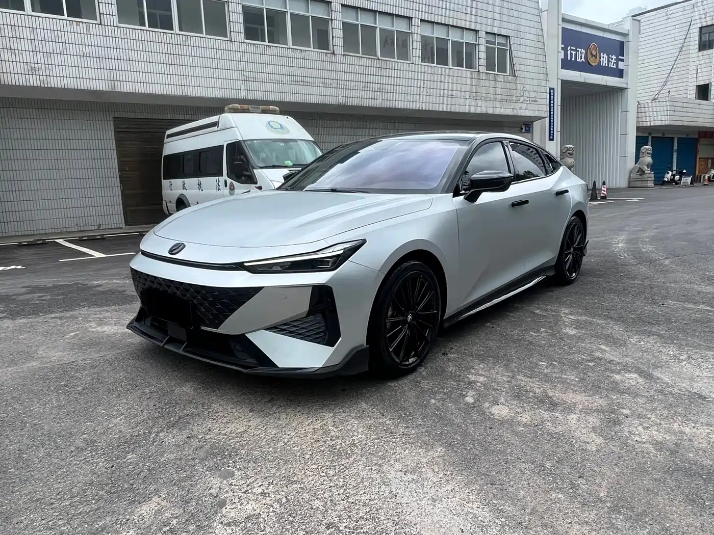 Changan UNI-V 2024 1.5T Deluxe Sport