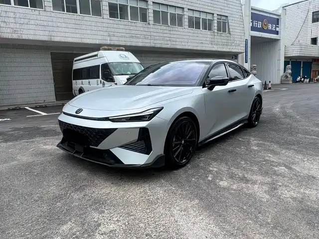 Changan UNI-V 2024 1.5T Deluxe Sport