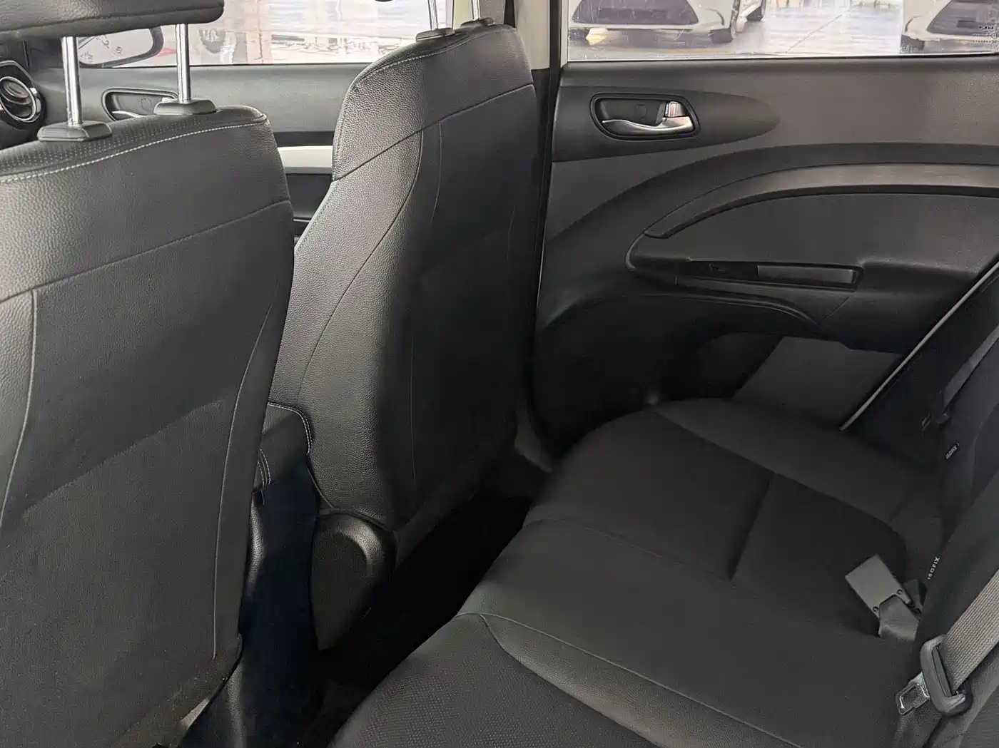 Kia KX1 2021 1.4L CVT Fun Sunroof Version фото 7