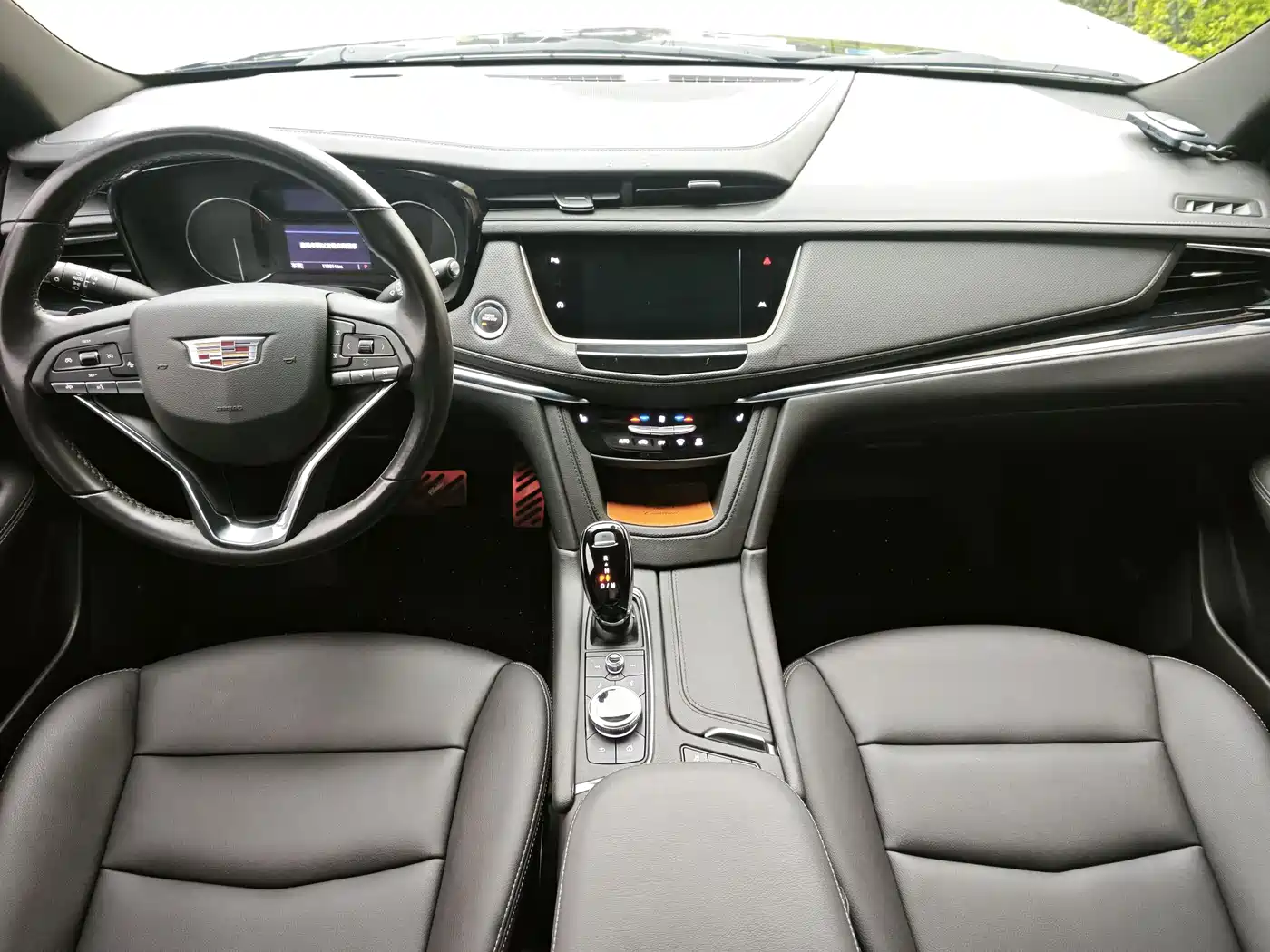 CADILLAC XT6