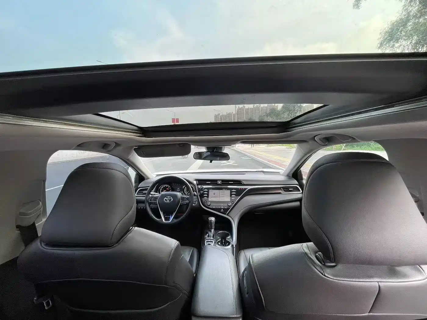 Toyota Camry 2018 2.5G Luxury Edition фото 9