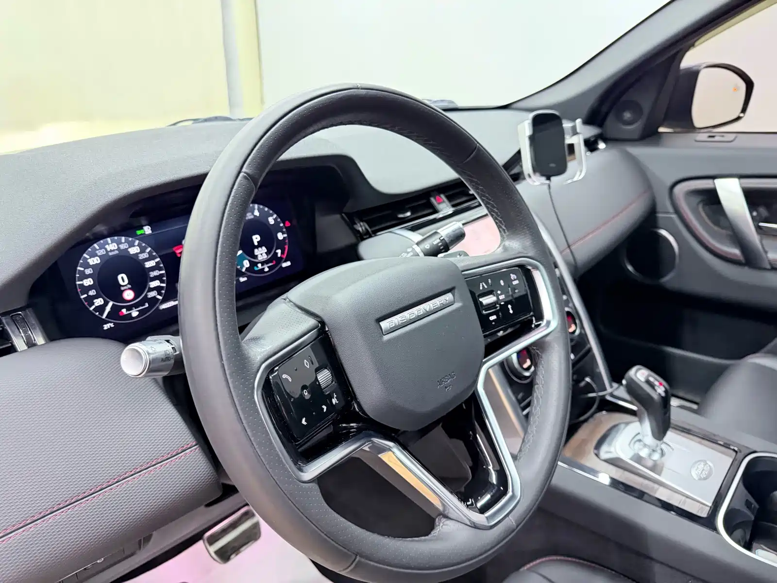 Фото 20 - Land Rover Discovery Sport