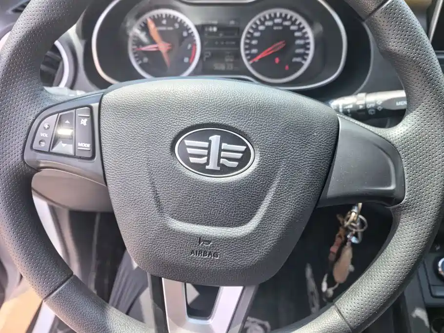 Besturn X40 2018 2018 Internet Celebrity Edition 1.6L Automatic Luxury