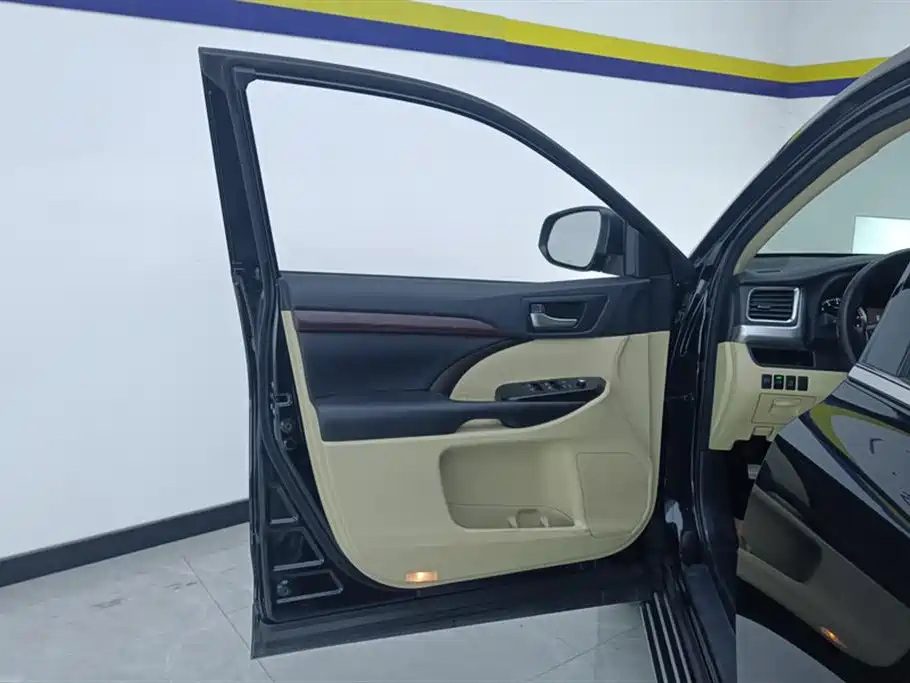 Toyota Highlander 2018 2.0T 4WD Elite 7-seater (China V) фото 7