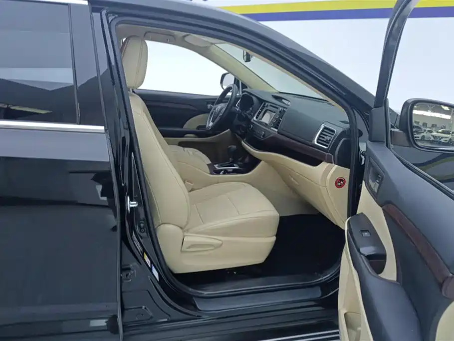 Toyota Highlander 2018 2.0T 4WD Elite 7-seater (China V) фото 8