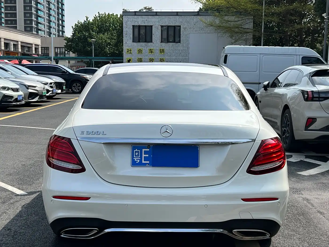 MERCEDES-BENZ E CLASS