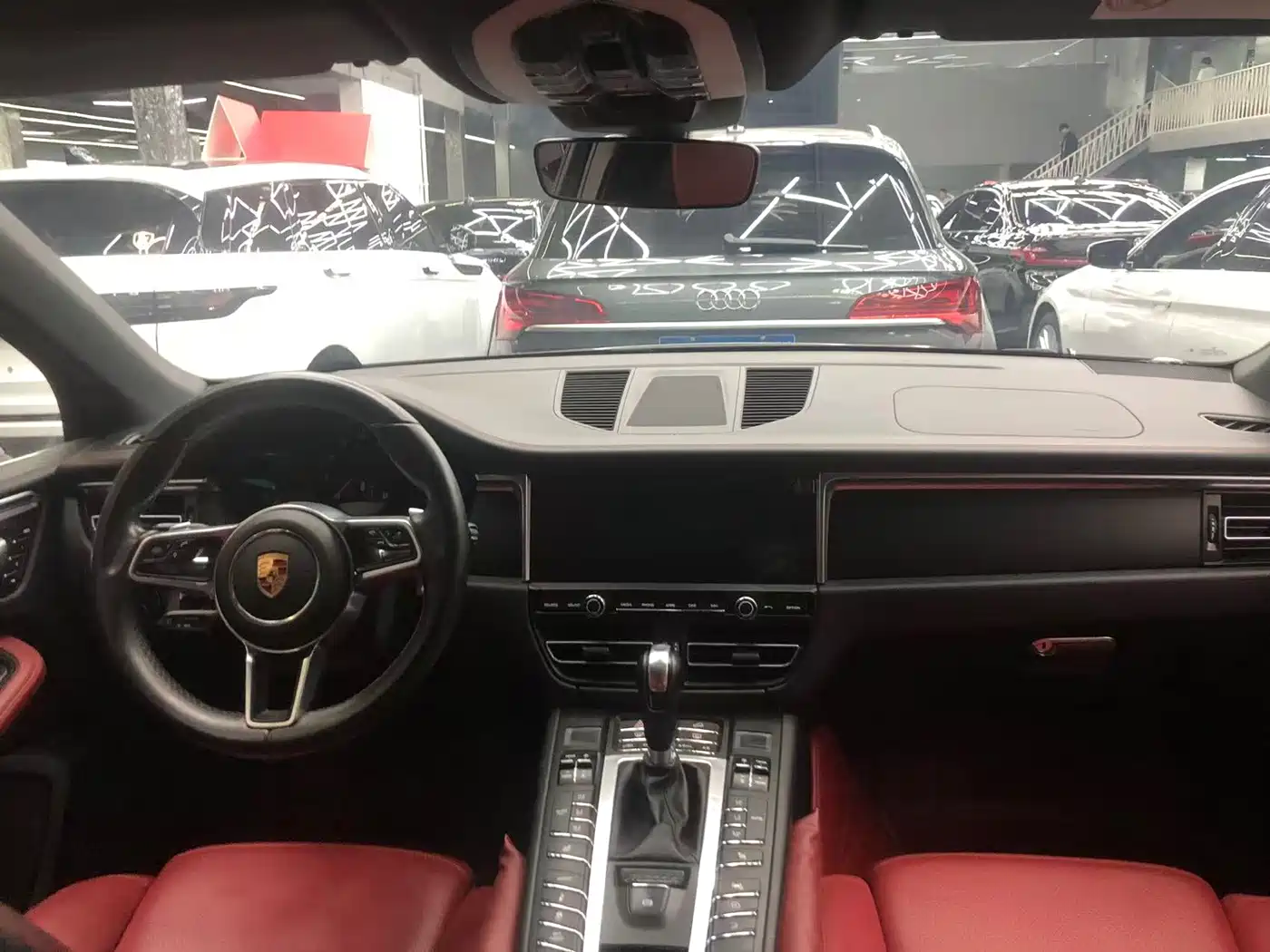 Porsche Macan 2020 Macan 2.0T фото 24