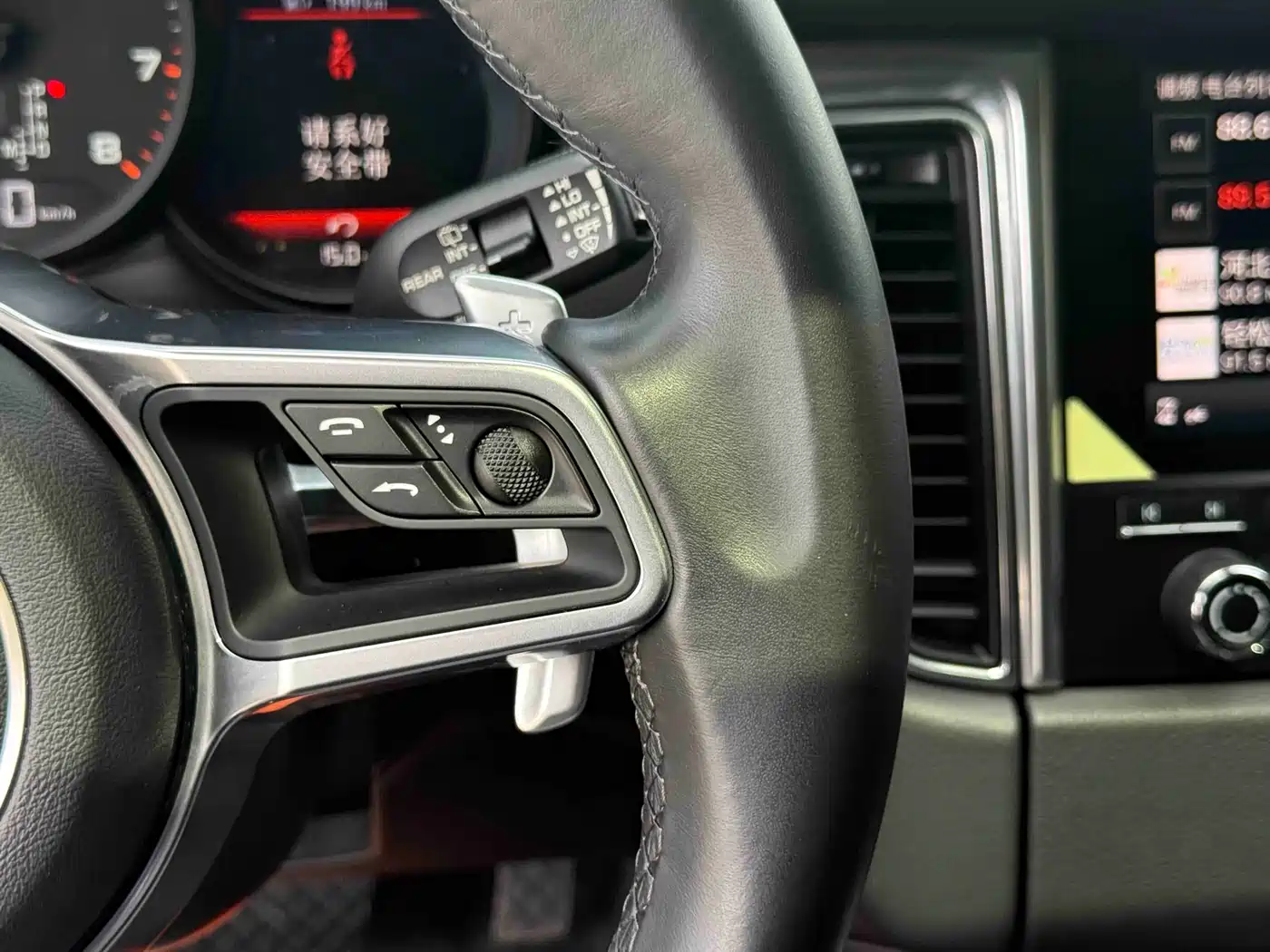 Porsche Macan 2017 Macan 2.0T фото 10