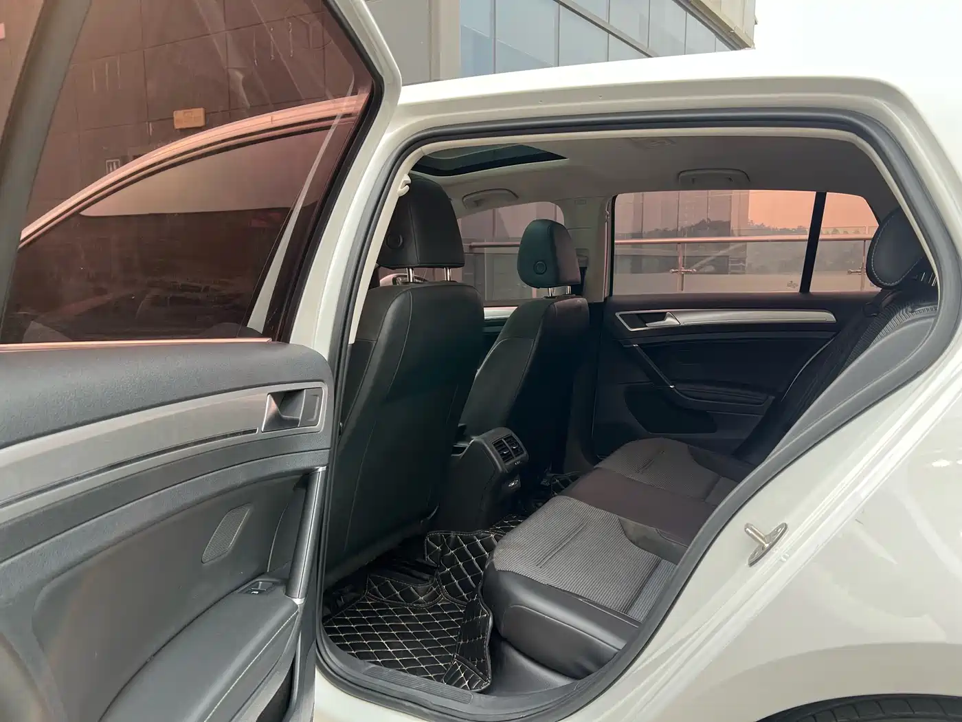 Volkswagen Golf 2020 280TSI DSG Comfort фото 20