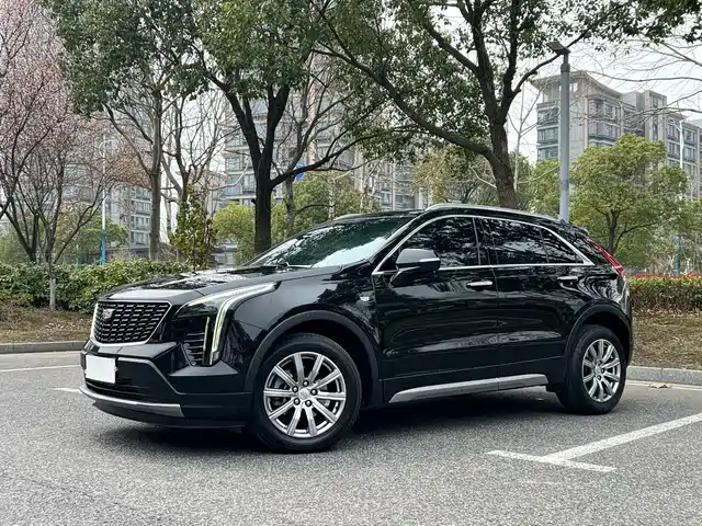 CADILLAC XT4