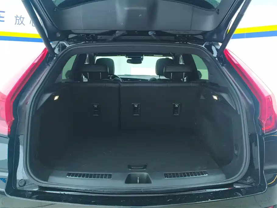 Cadillac XT4 2022 28T FWD Premium фото 4