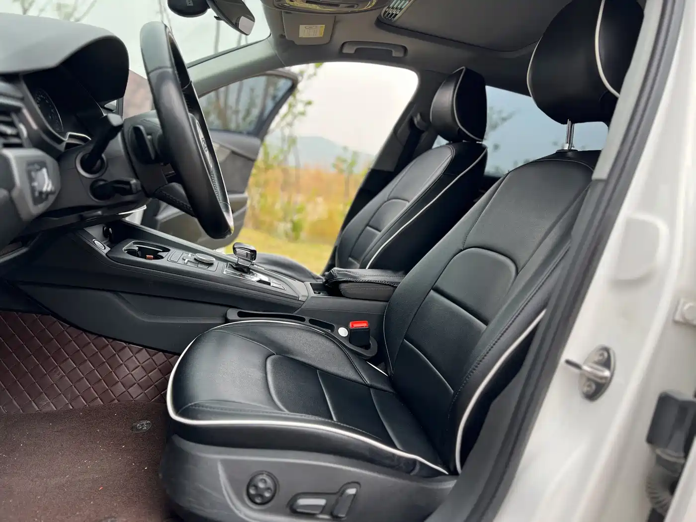 Audi A4L 2017 Plus 40 TFSI Progressive фото 4