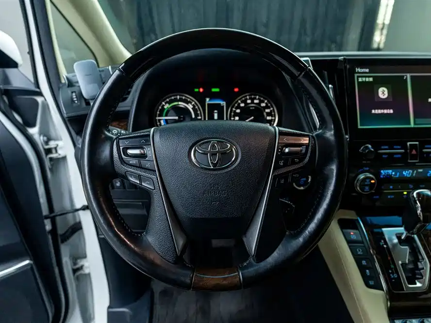 Toyota Alphard 2021 Hybrid 2.5L Luxury фото 13