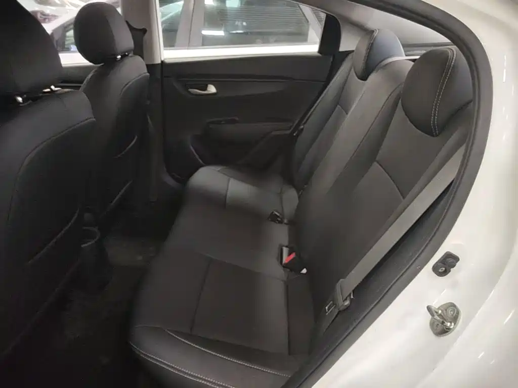 Kia K2 2017 2017 Sedan 1.4L AT GLS