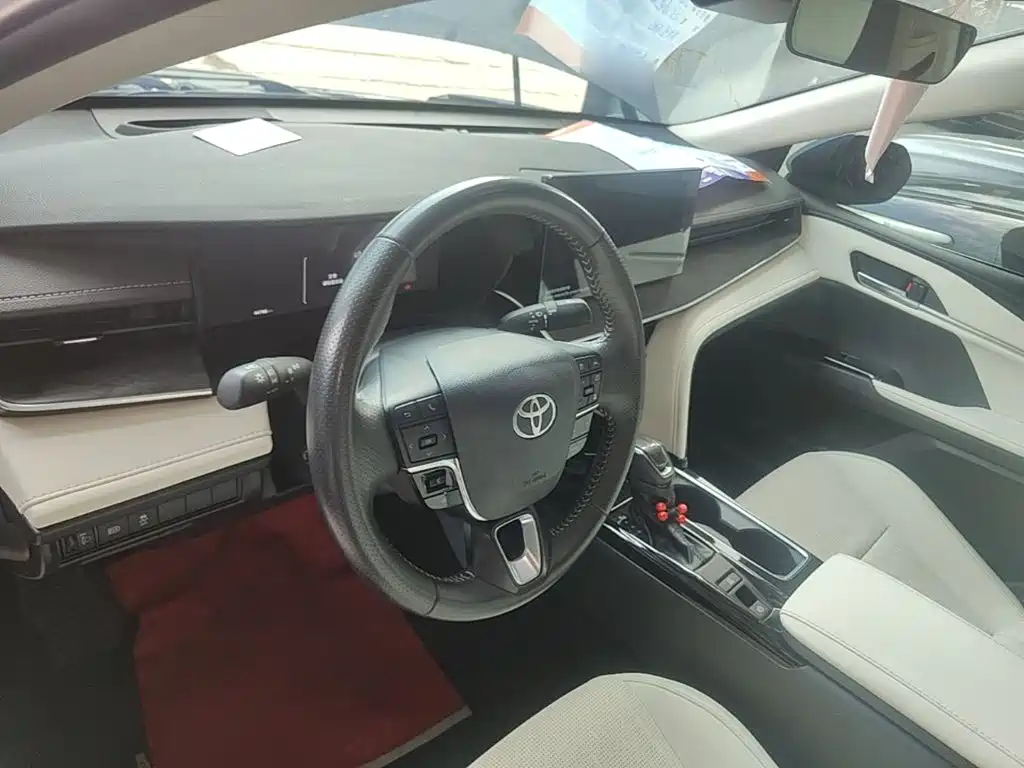 Photo 11 - Toyota Camry