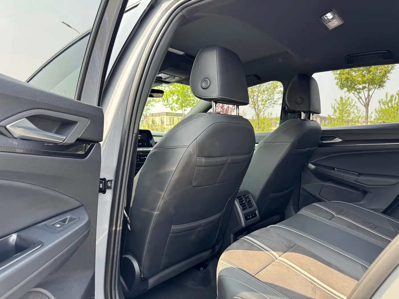 Volkswagen Golf 2023 Facelift 280TSI DSG R-Line Lite фото 11
