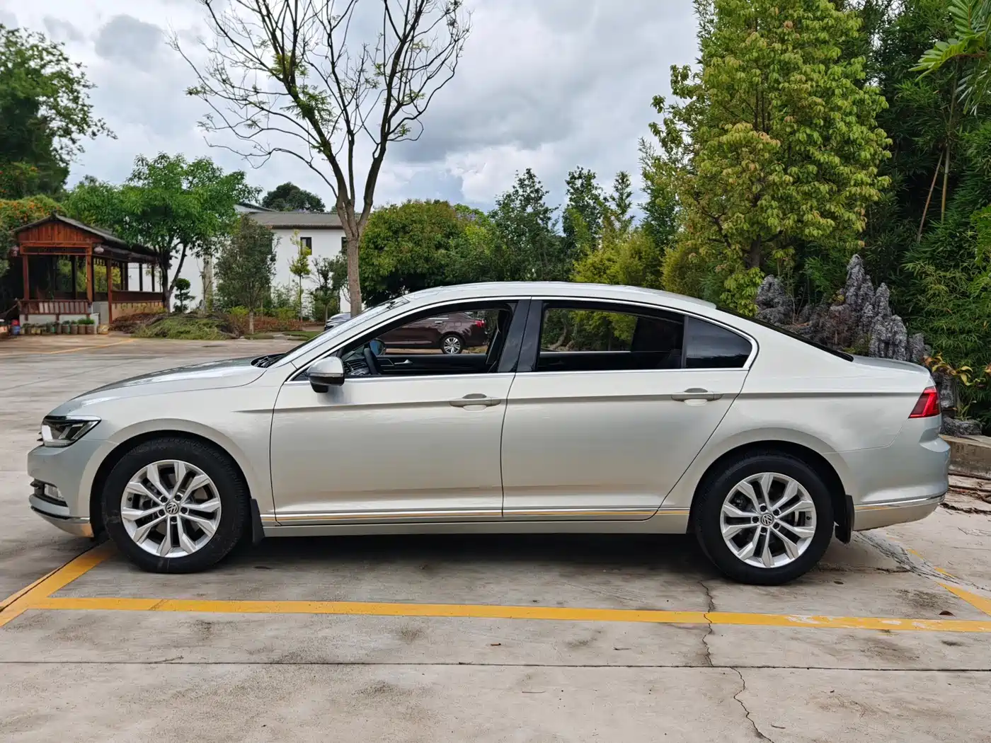 Volkswagen Magotan 2018 Facelift 330TSI DSG Luxury фото 13