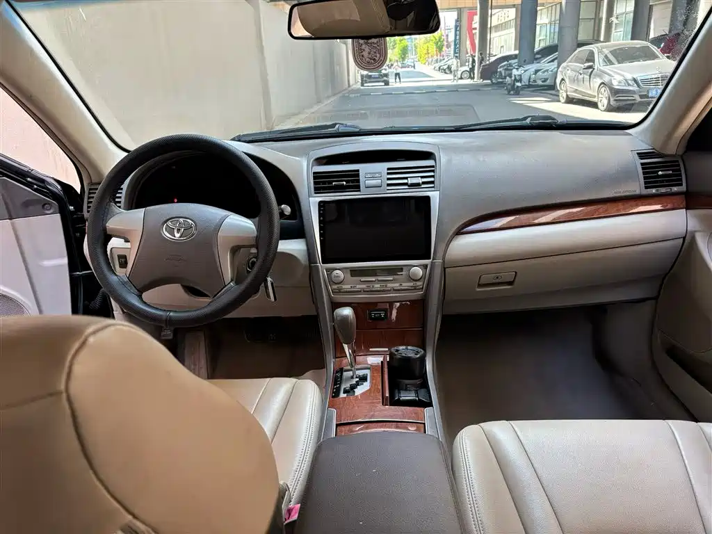 Toyota Camry 2013 200E Classic Elite Edition фото 10