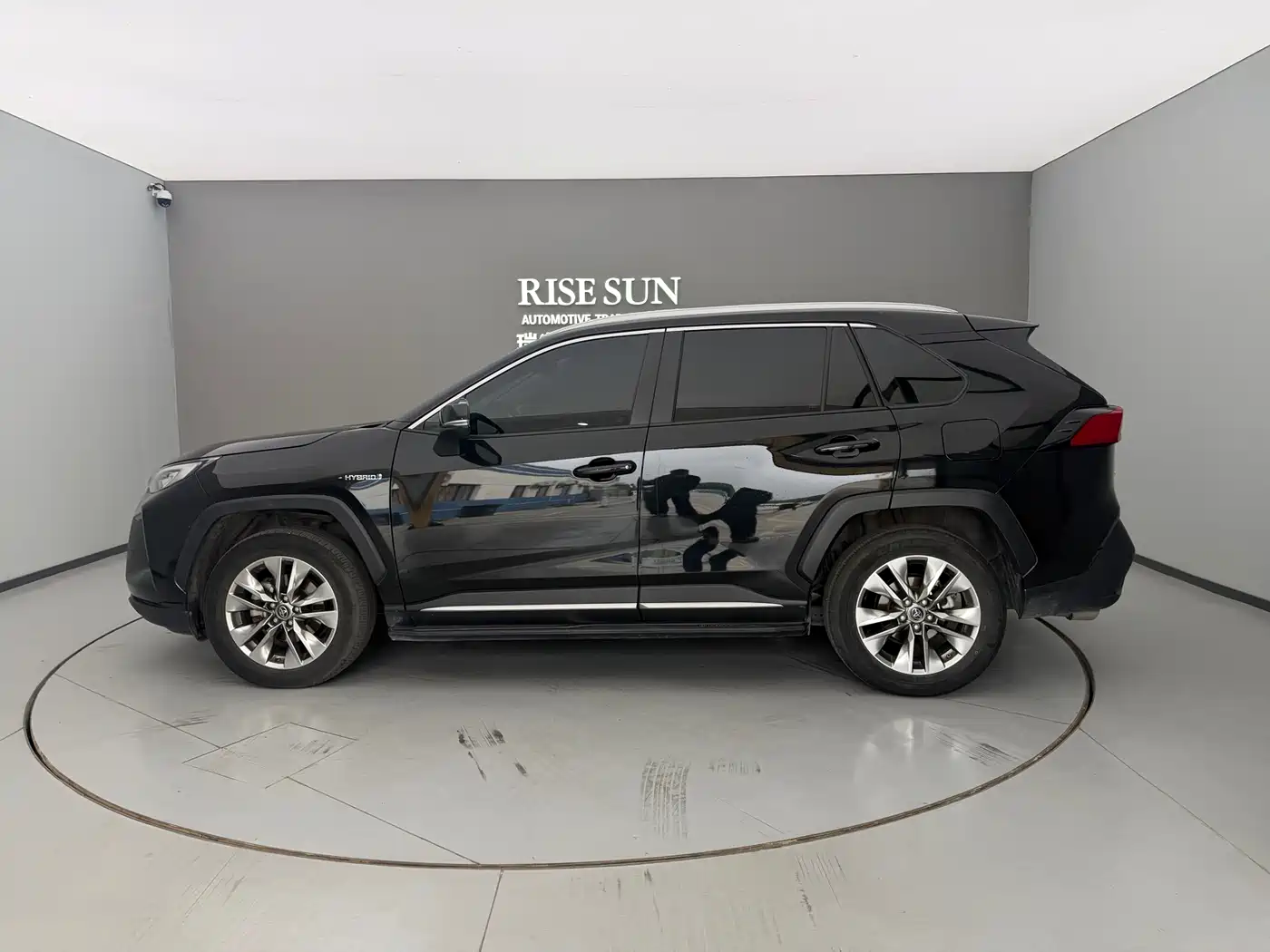 Toyota Wildlander 2021 Hybrid 2.5L E-CVT 2WD Luxury Edition фото 4