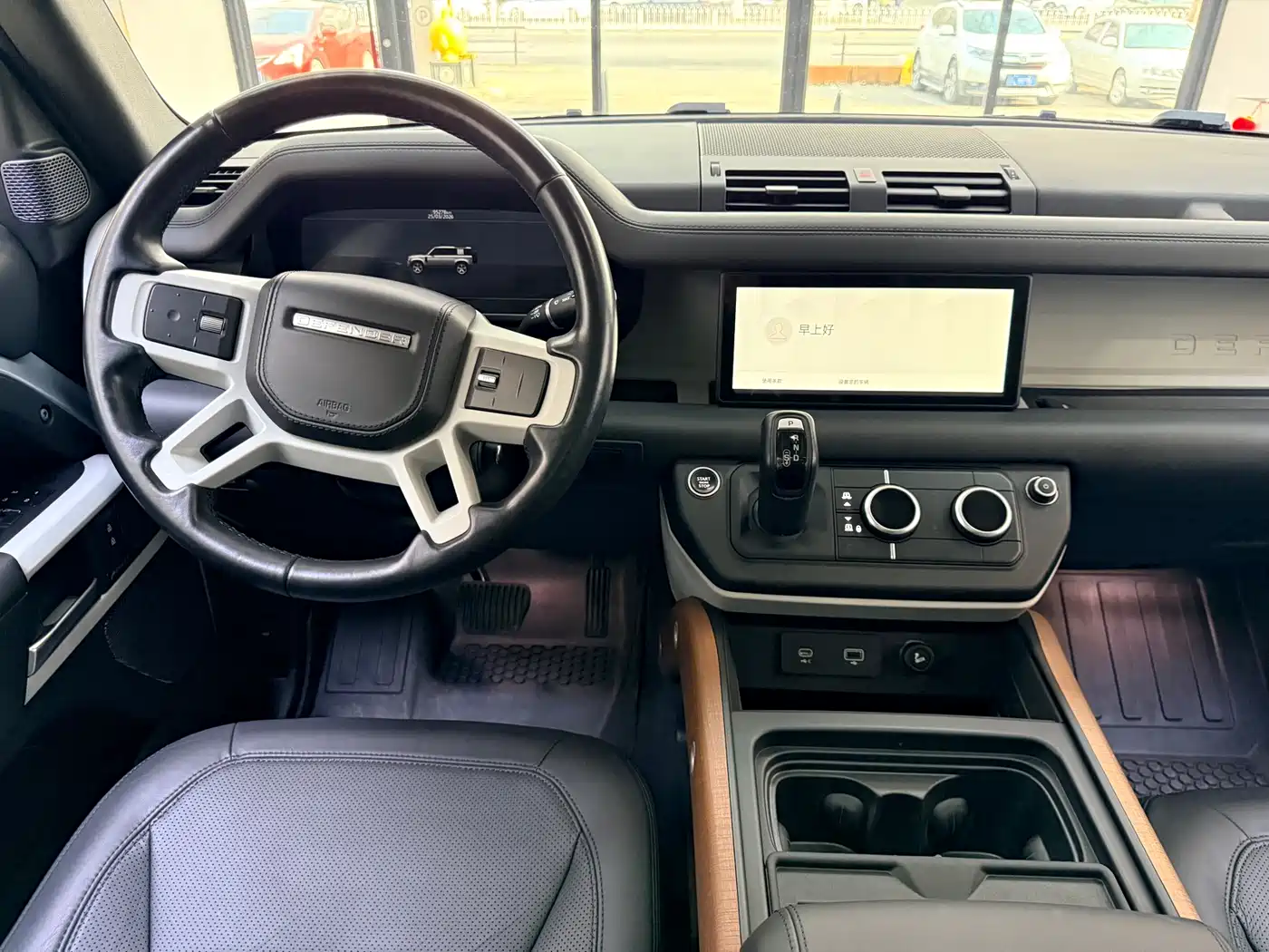 Land Rover Defender 2021 110 P400 Dark Special Edition фото 14