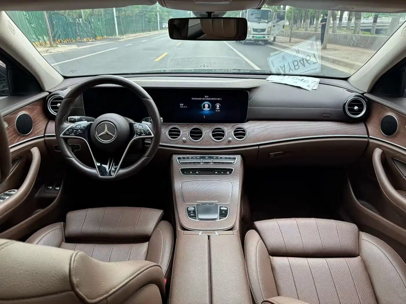 Mercedes-Benz E-Class New Energy 2022 E 350 e L Plug-in Hybrid Sedan фото 5