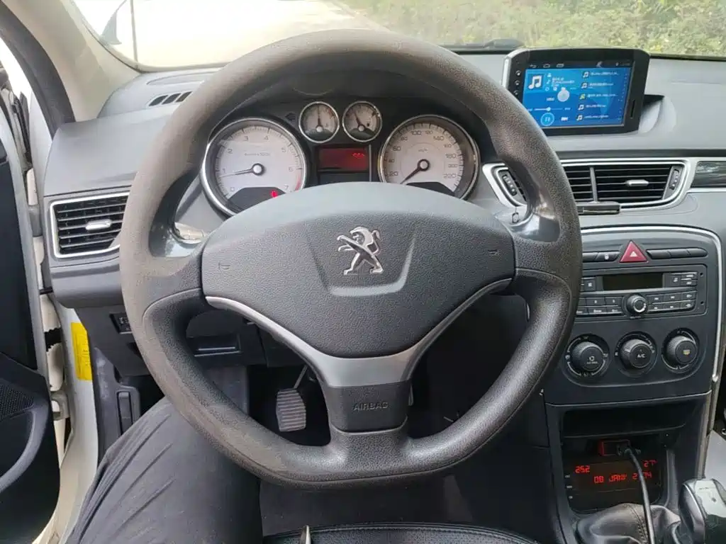 Peugeot 308 2017 2014 Model Joy Edition Classic 1.6L Manual Superior Style