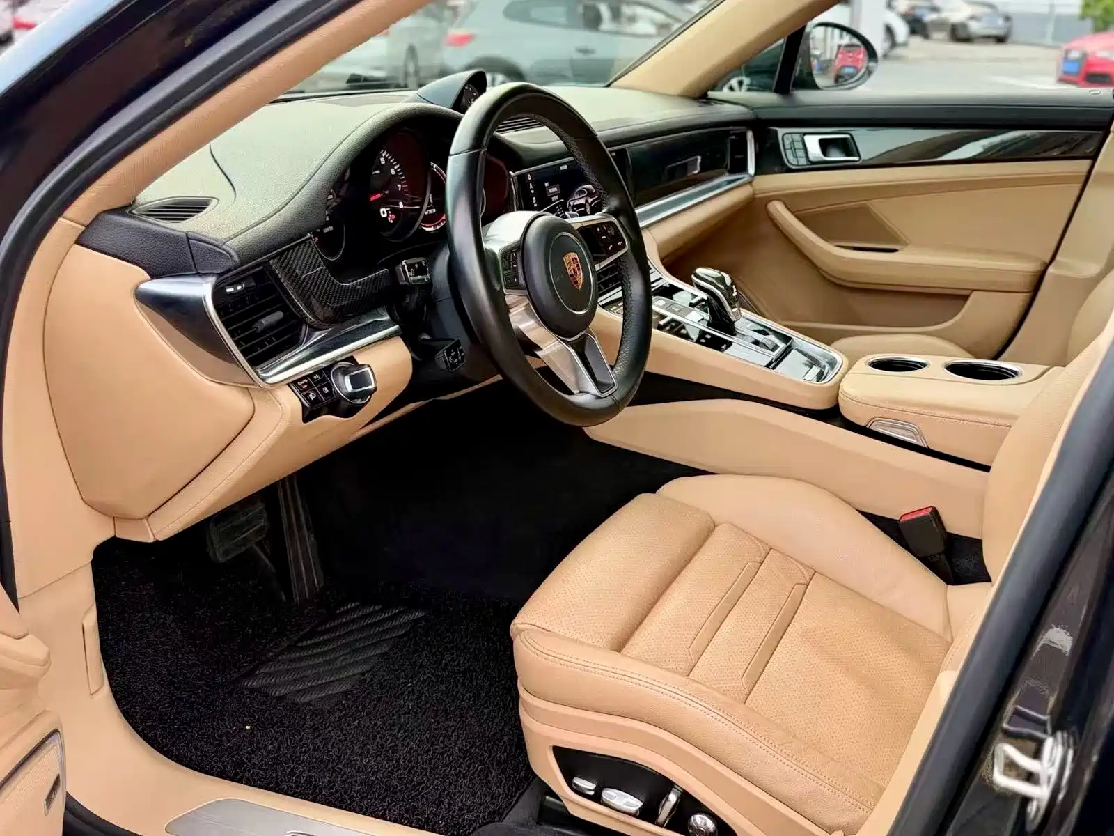 Фото 3 - Porsche Panamera
