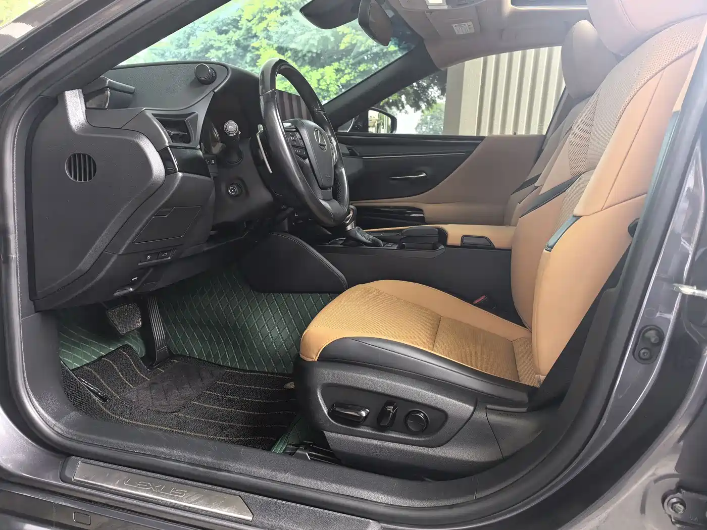 Lexus ES 2021 200 Excellence Edition фото 4
