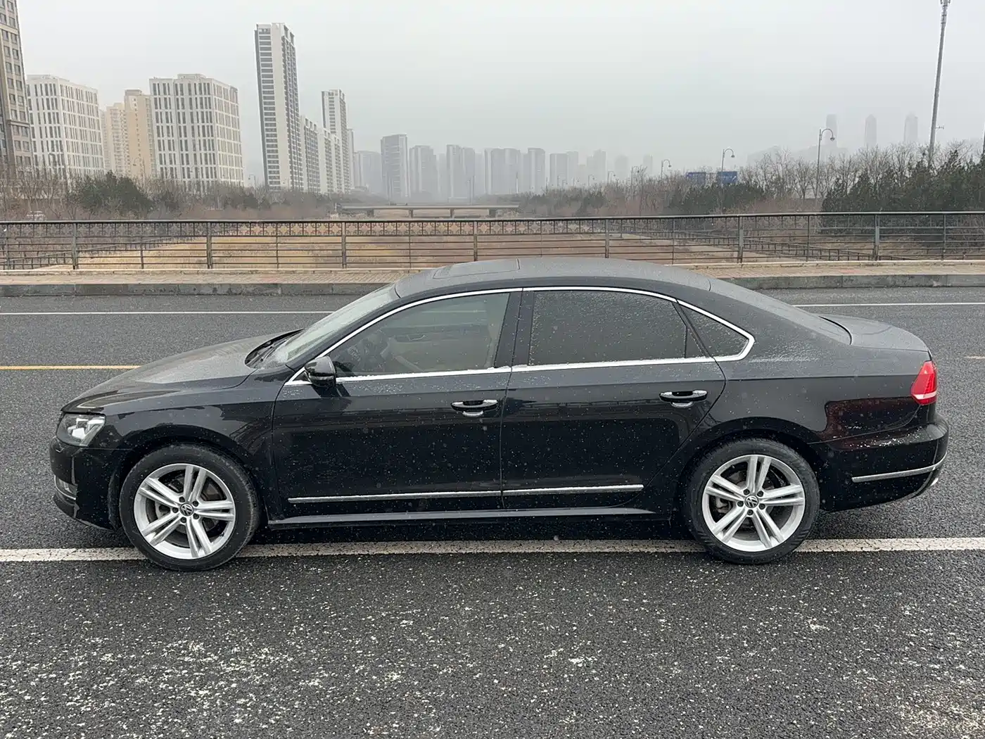 Volkswagen Passat 2014 1.8TSI DSG Executive Edition фото 7
