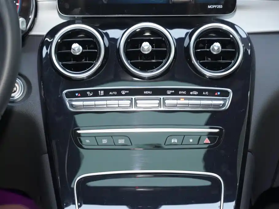 Mercedes-Benz GLC Coupe 2022 Facelift GLC 260 4MATIC Coupe SUV фото 21