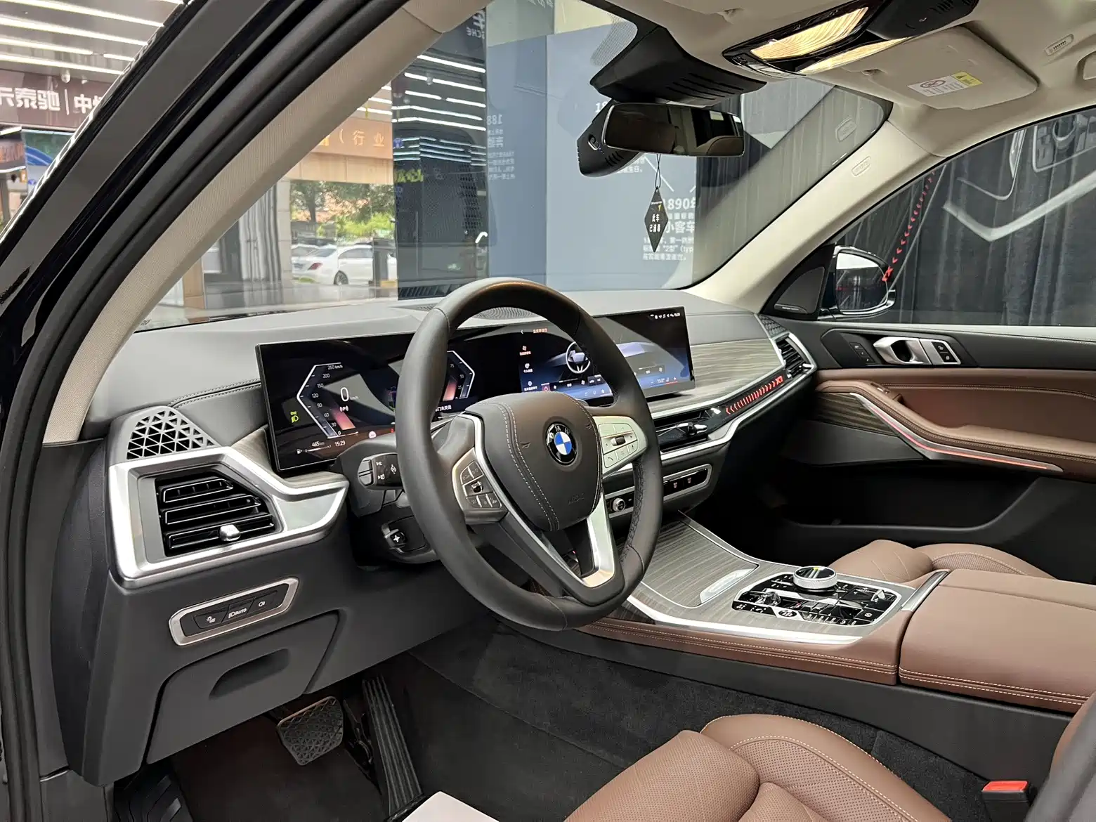 Фото 21 - BMW X7