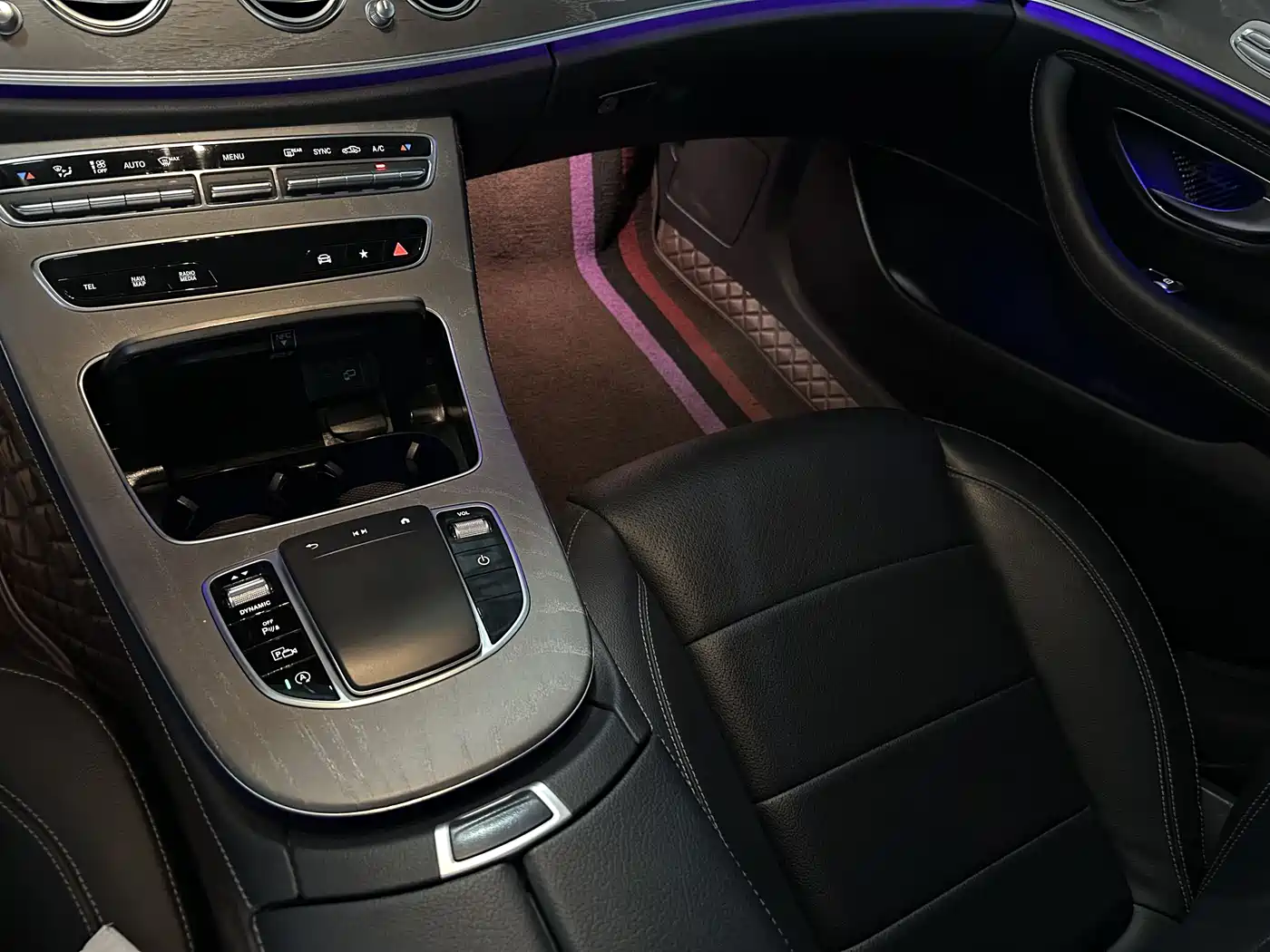 Mercedes-Benz E-Class 2022 E 300 L Sport Fashion фото 8