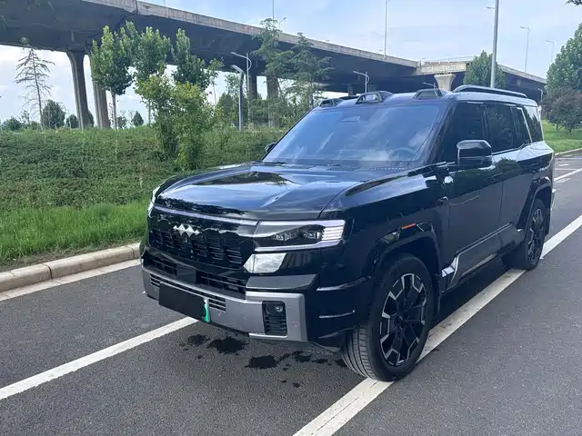 Fang Cheng Bao Leopard 8 2025