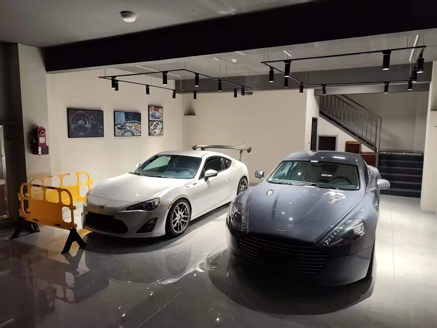 Aston Martin Rapide 2012 2010 6.0L