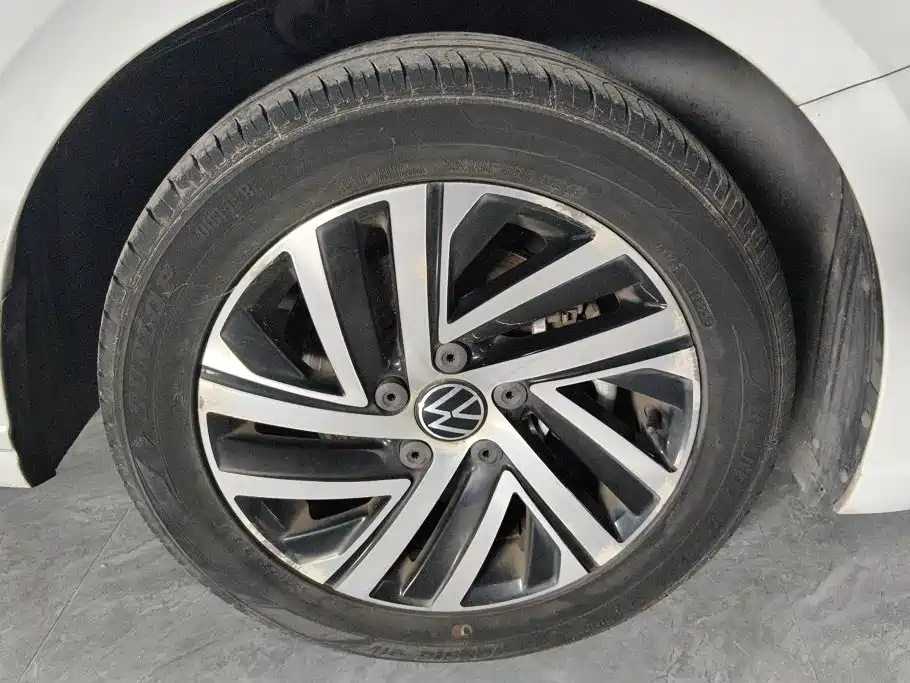 Фото 6 - Volkswagen Lavida